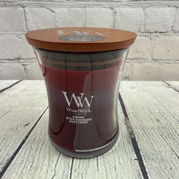 WoodWick Candle Currant Spiced Blackberry Cherry Scent Crackels 9.7 Oz‎ - Picture 1 of 7